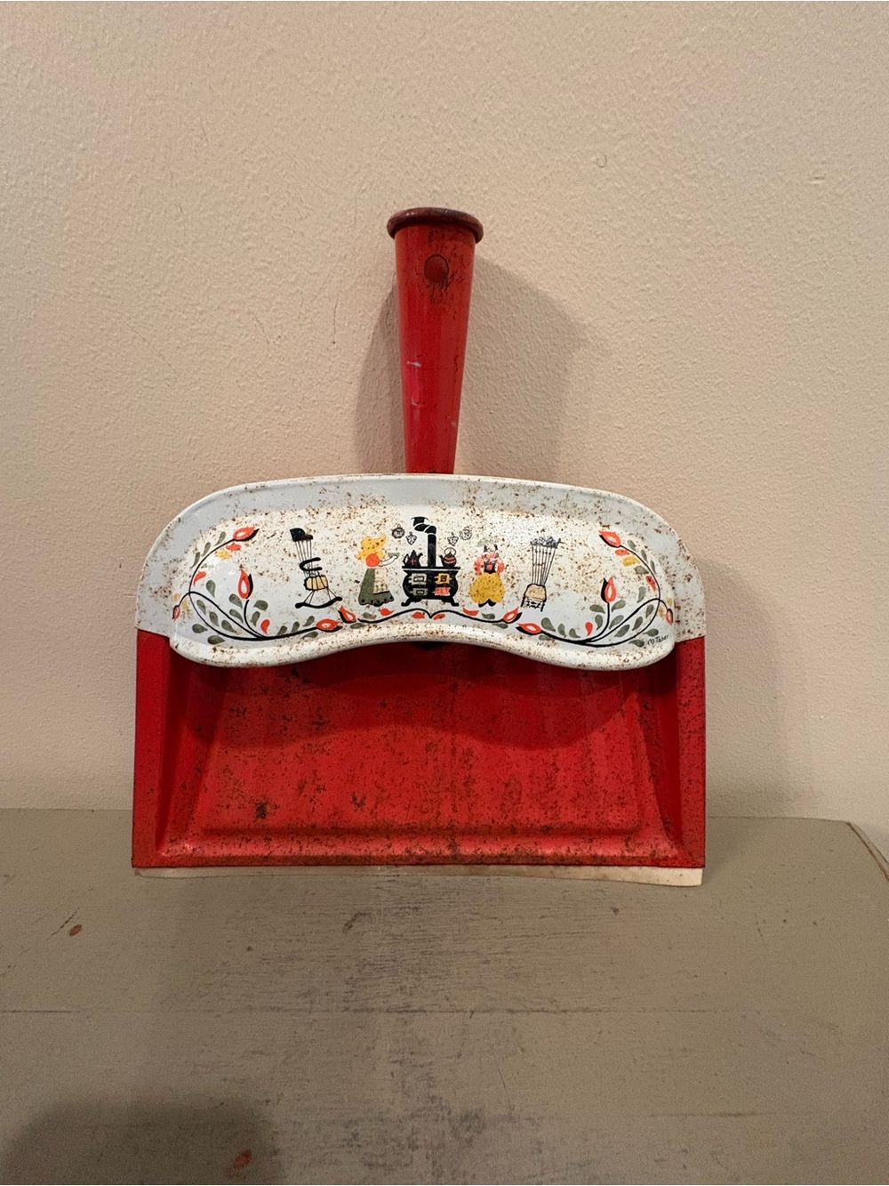 VTG Metal Orange And White Dustpan With Amish Design